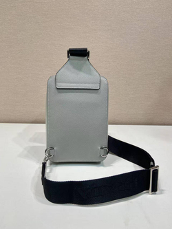 Сумка-слинг Prada