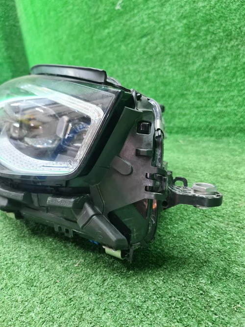 Фара правая Mercedes S W223 (20-нв) Digital Light