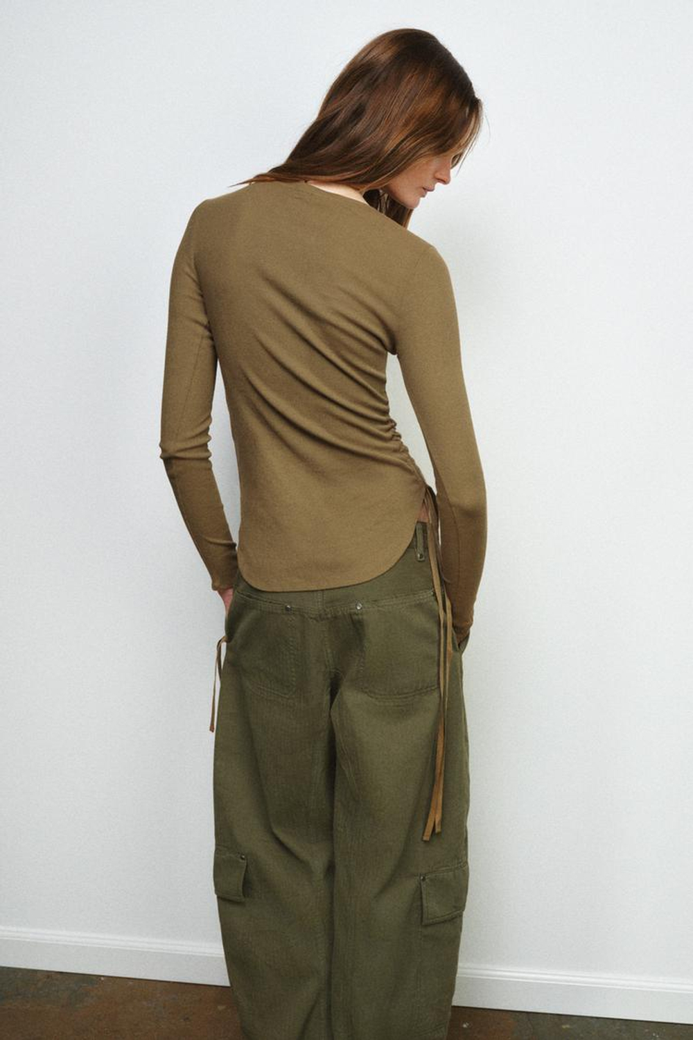 ZARA ФУТБОЛКА В СТИЛЕ РУСТИК СО ШНУРОВКОЙ, ТАБАЧНО-КОРИЧНЕВЫЙ