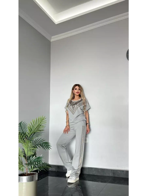 Костюм со стразами