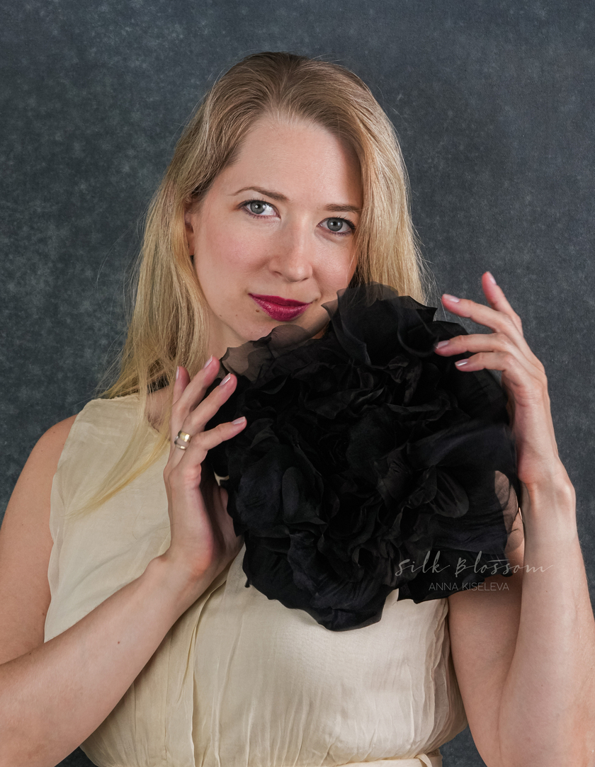 Брошь Огромная черная роза из шелка 30 см