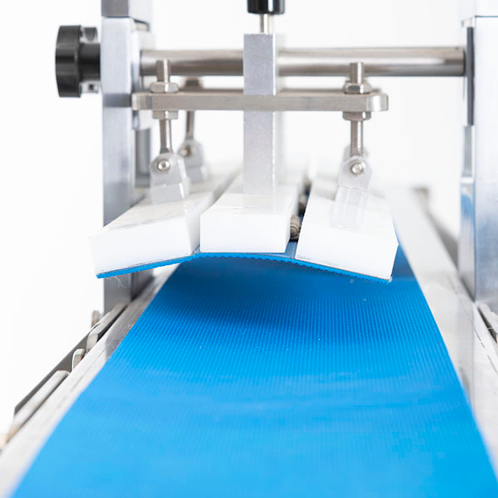 Линия по произв-ву хб изделий (Формовочная машина FA-6,Дозатор FA-V,Гильотина FA-G)