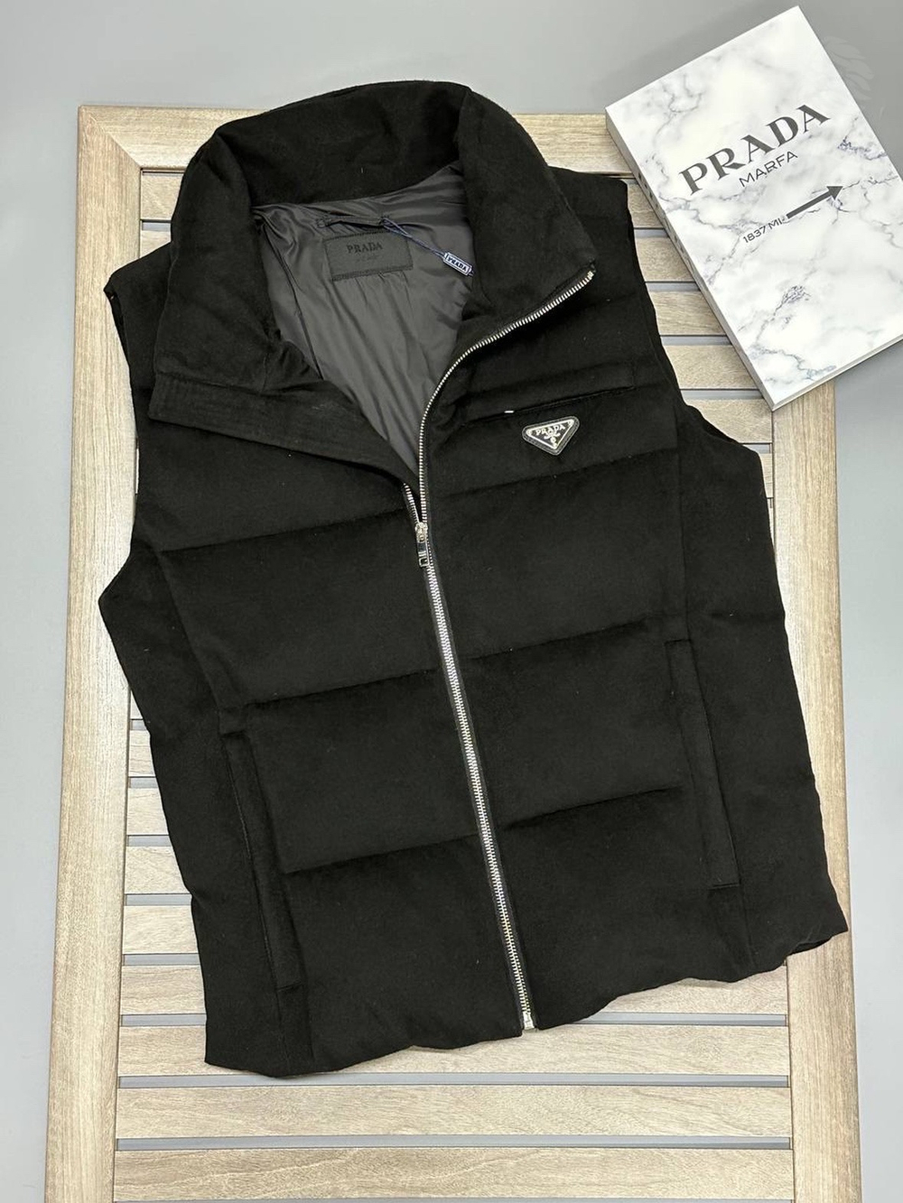 Пуховый жилет Prada