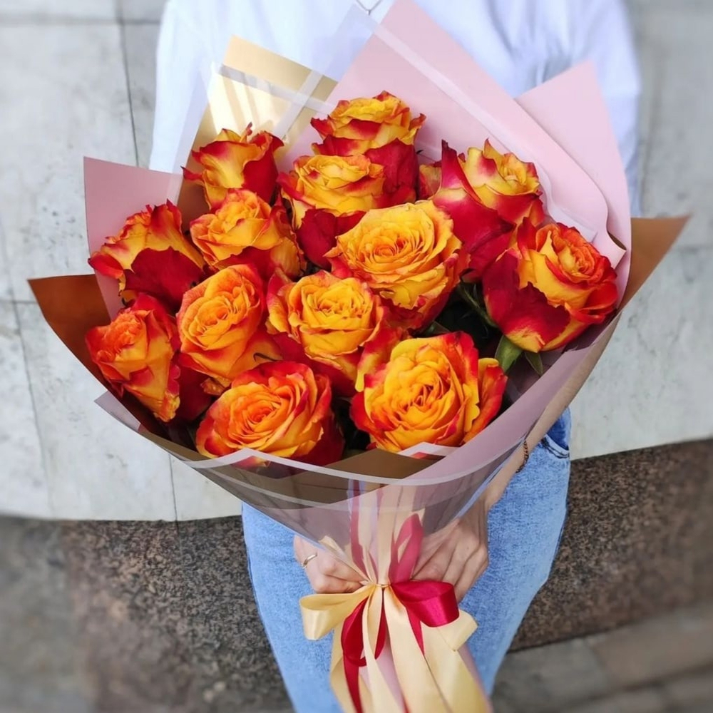 Букет из 13 роз сорта "High & Yellow" (Эквадор 60 см)