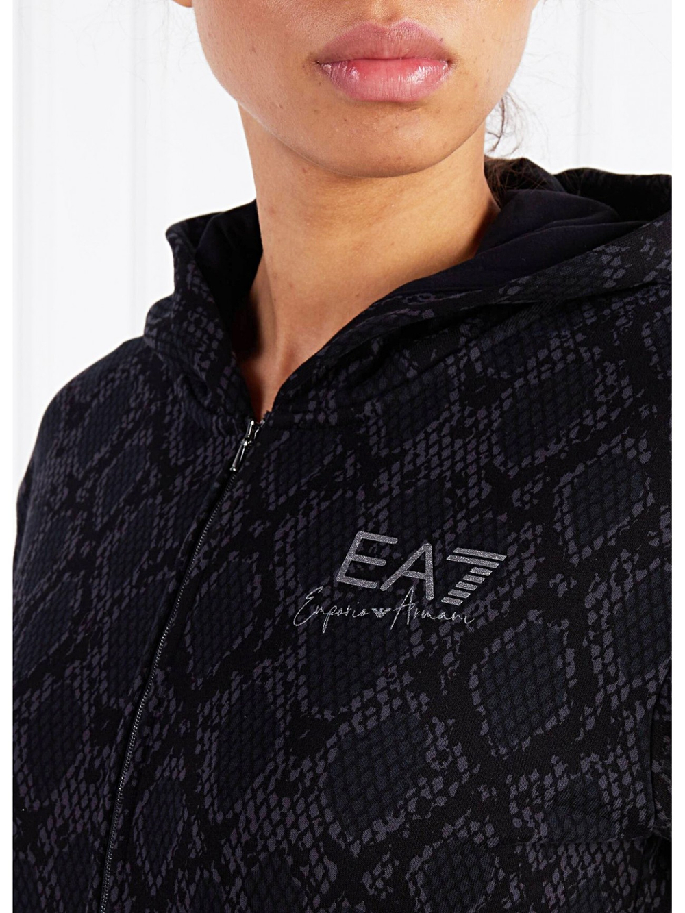 Толстовка женская Sweatshirt EA7