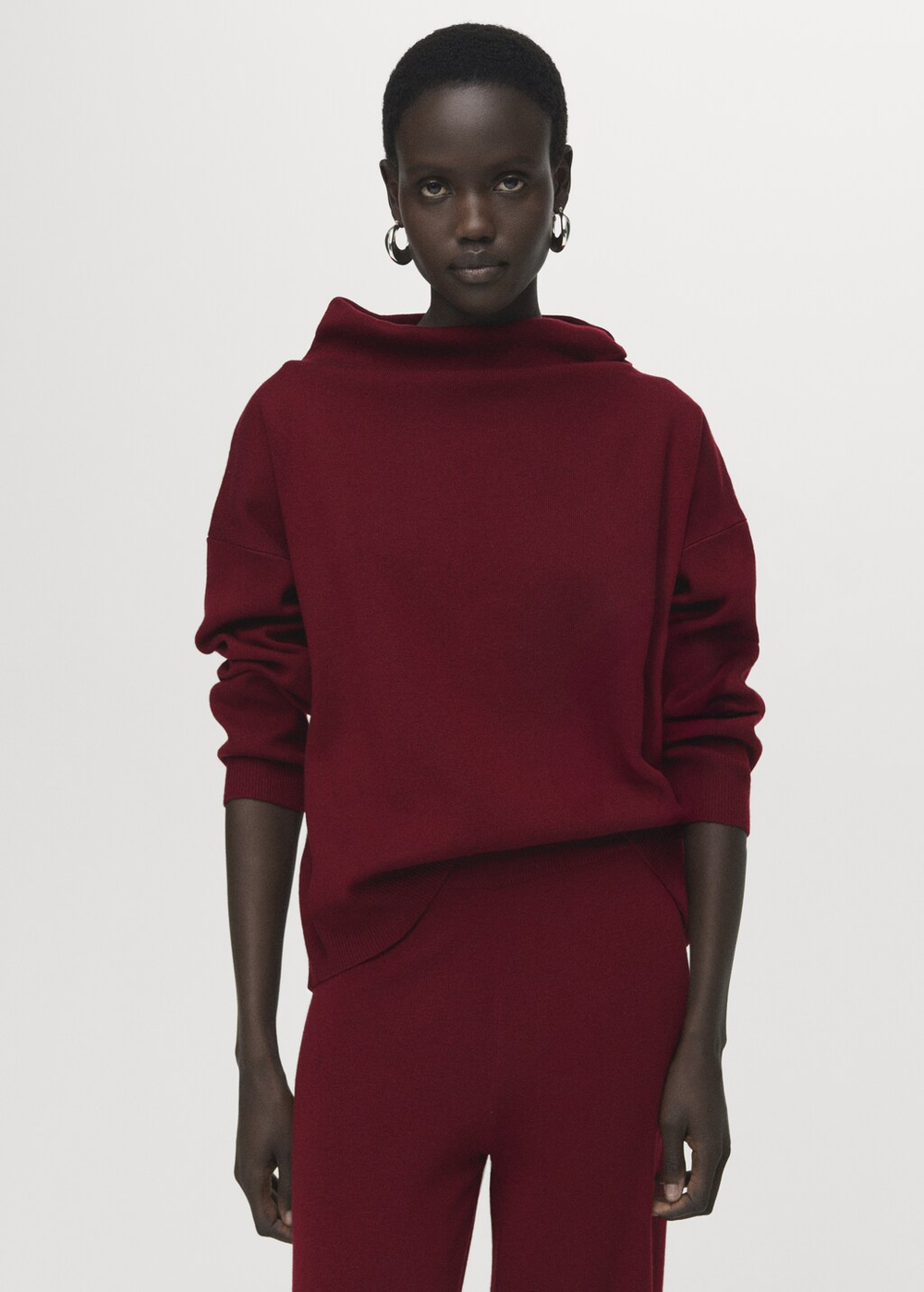 Джемпер с высоким воротом и сборкой