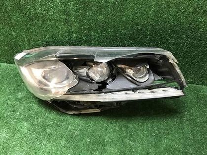 Битая Фара правая Kia Sorento 3 UM Prime 17-20 LED