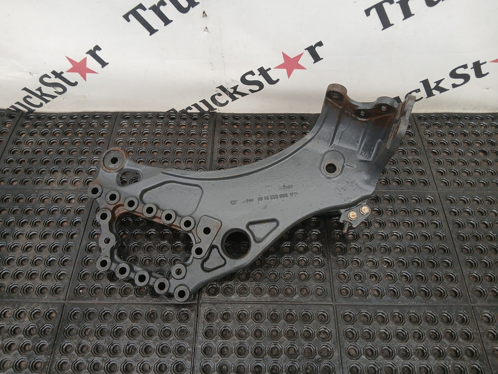 Кронштейн рессоры передней левый