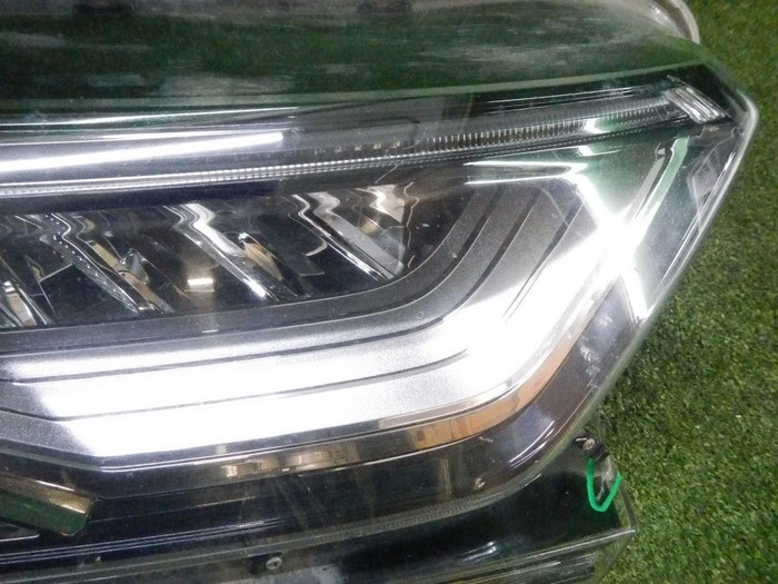 Фара правая Honda CR-V 5 (2016-н.в.) LED
