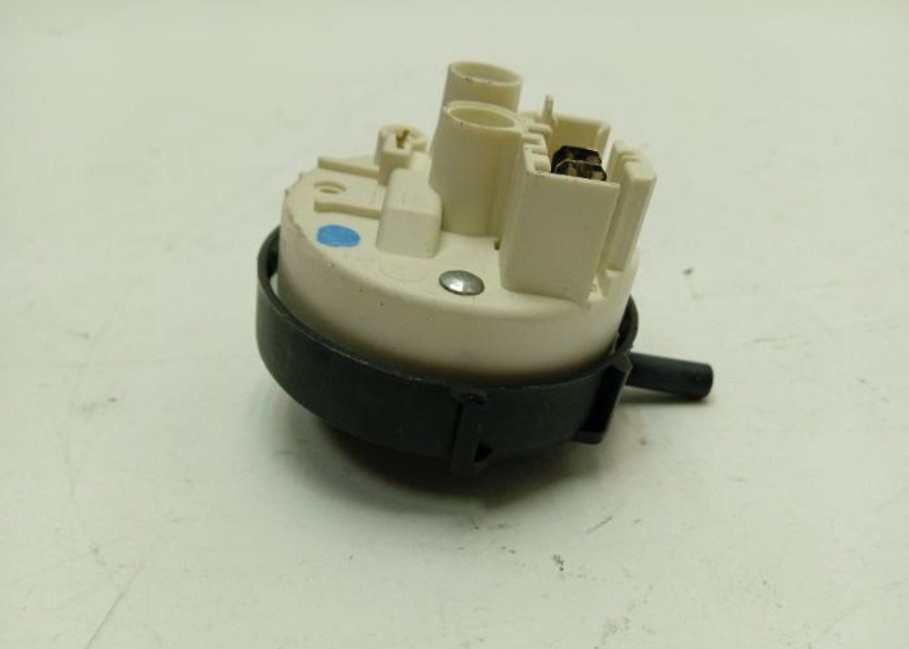 ITWA51051G кт131 Датчик уровня воды для стиральной машины с вертикальной загрузкой Indesit 461971402451 б/у