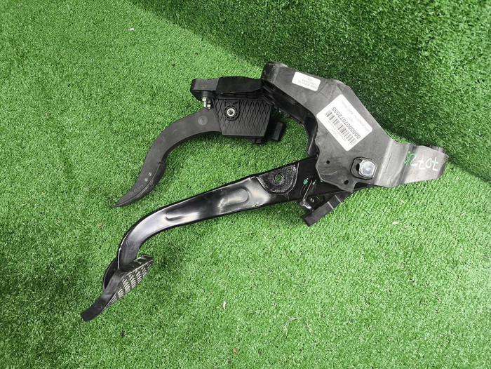 Педаль Omoda C5 (2022-н.в.)