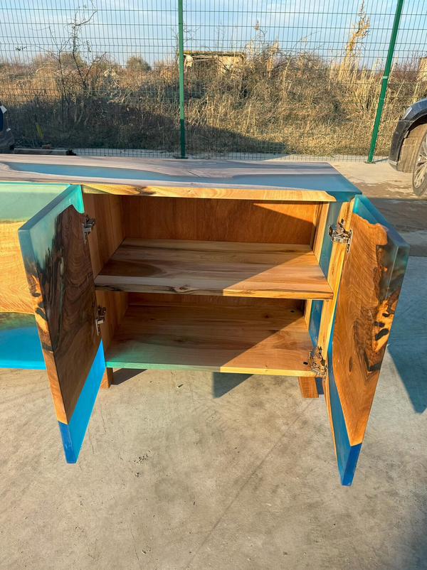 Шкаф из цельного слэба ореха