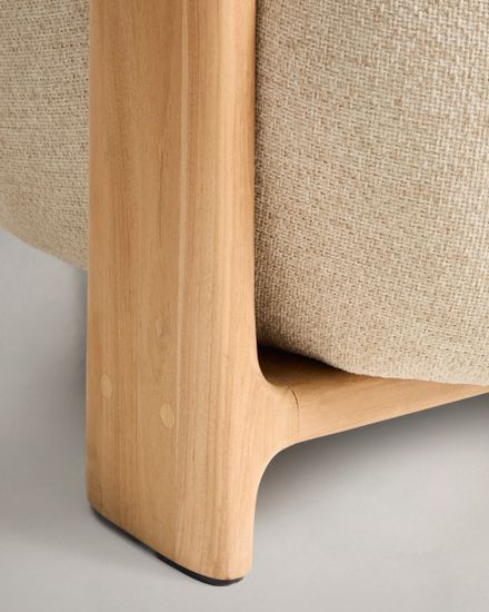 Уличное кресло Granite бежевое с ножками из тикового дерева