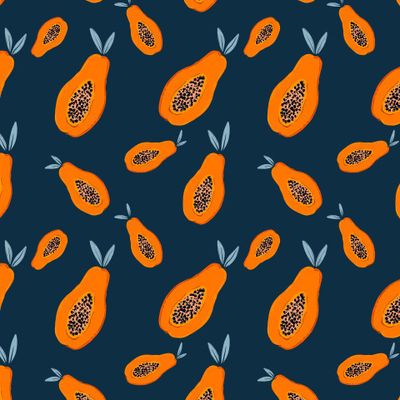 Папайя на синем фоне