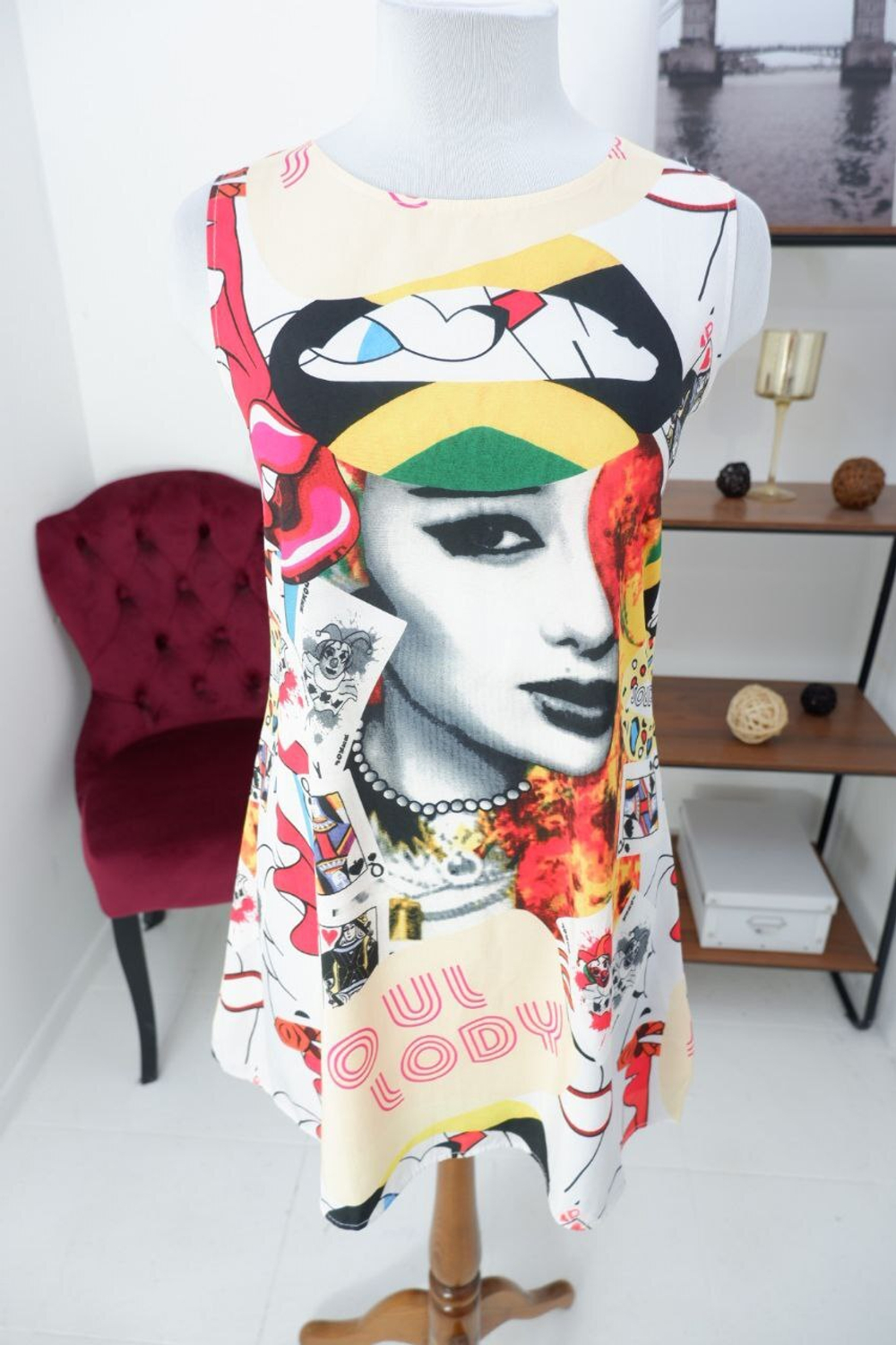 Платье с красивым принтом 44 размер