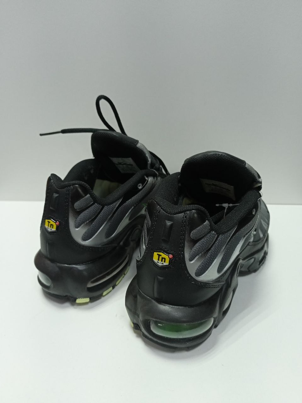 Nike Air Max Plus "Green Glow"