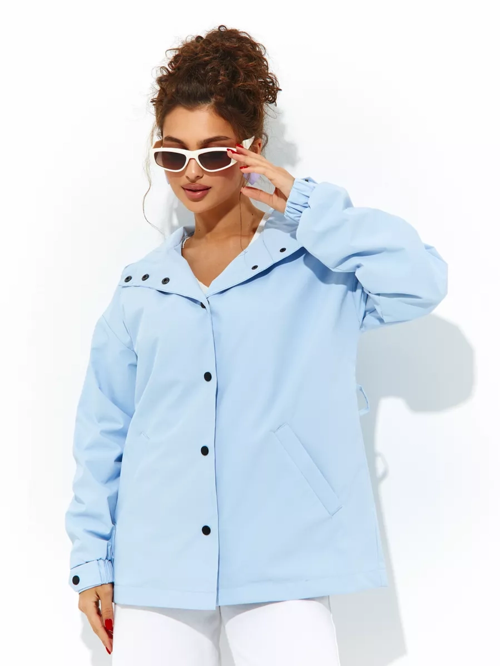 Ветровка осенняя с капюшоном