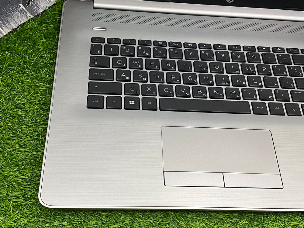 Ноутбук HP 17' i7-10510U/R7 M440/8GB/256GB/ 470 G7[9HP76EA]/Windows 10