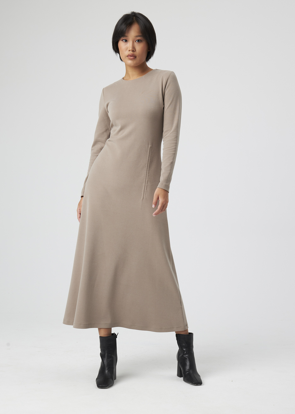 DRESS | M | LIGHT-BROWN