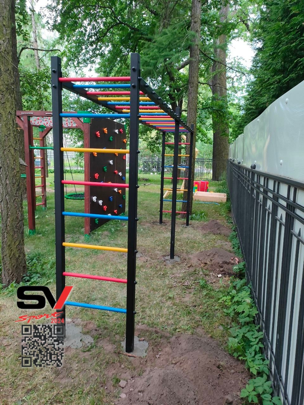 Монтаж уличной шведской стенки Sv Sport Рукоход х 2 (6 вертикальных столбов)