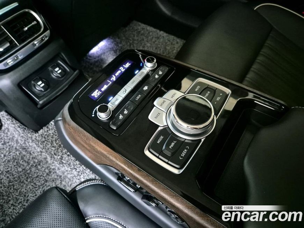 Genesis G90 5.0 AWD (07.2021)