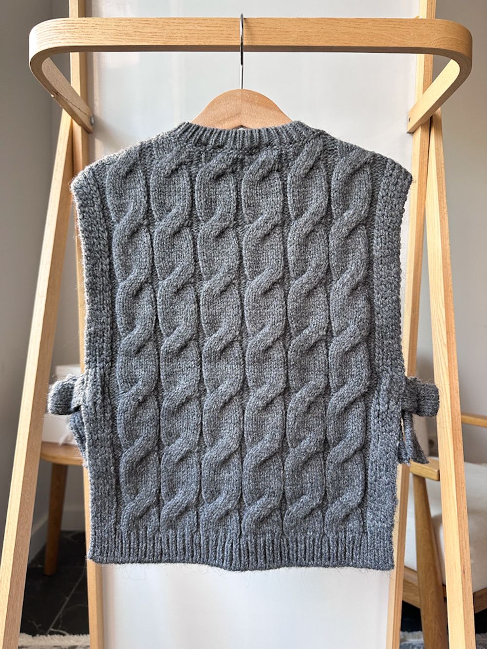 Вязаный жилет Zara, 152