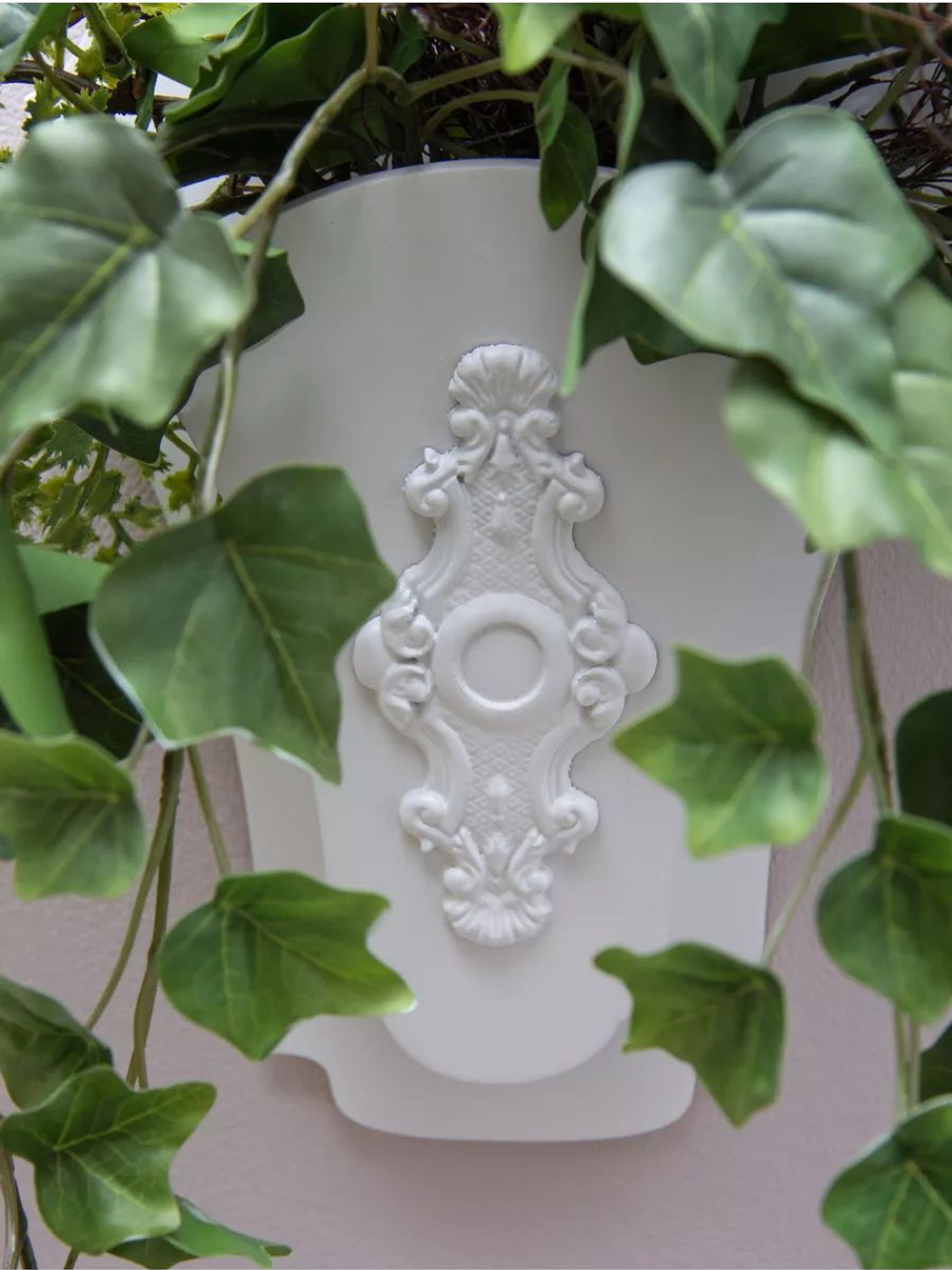 Настенная композиция в кашпо "Плющ"