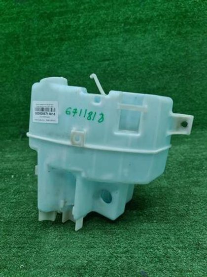 Бачок омывателя Toyota Camry xv70 (2017-н.в.)