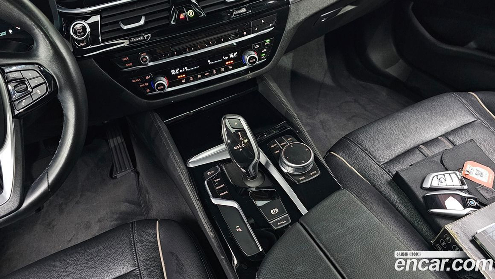 BMW 5 Series (G30) 520i Luxury (09.2019)