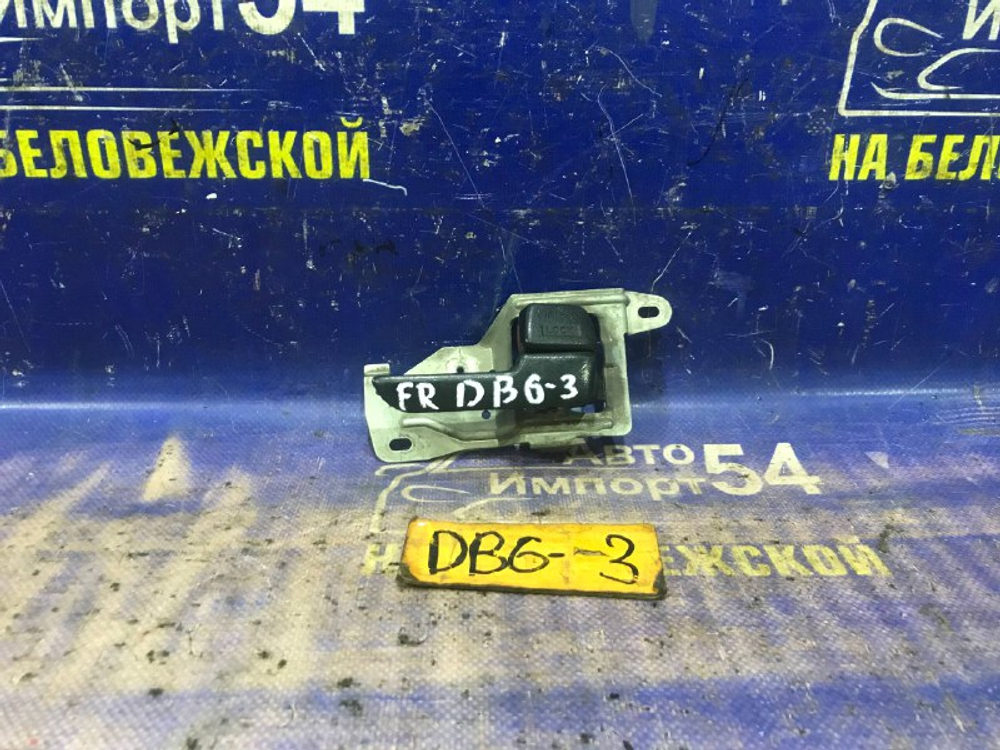 Ручка двери передней правой салонная Honda INTEGRA 2000