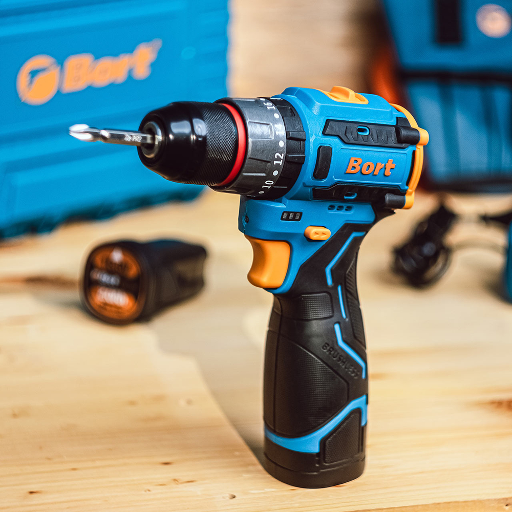 Дрель-шуруповерт аккумуляторная ударная BORT BAB-16U (2x2Ач+ЗУ)