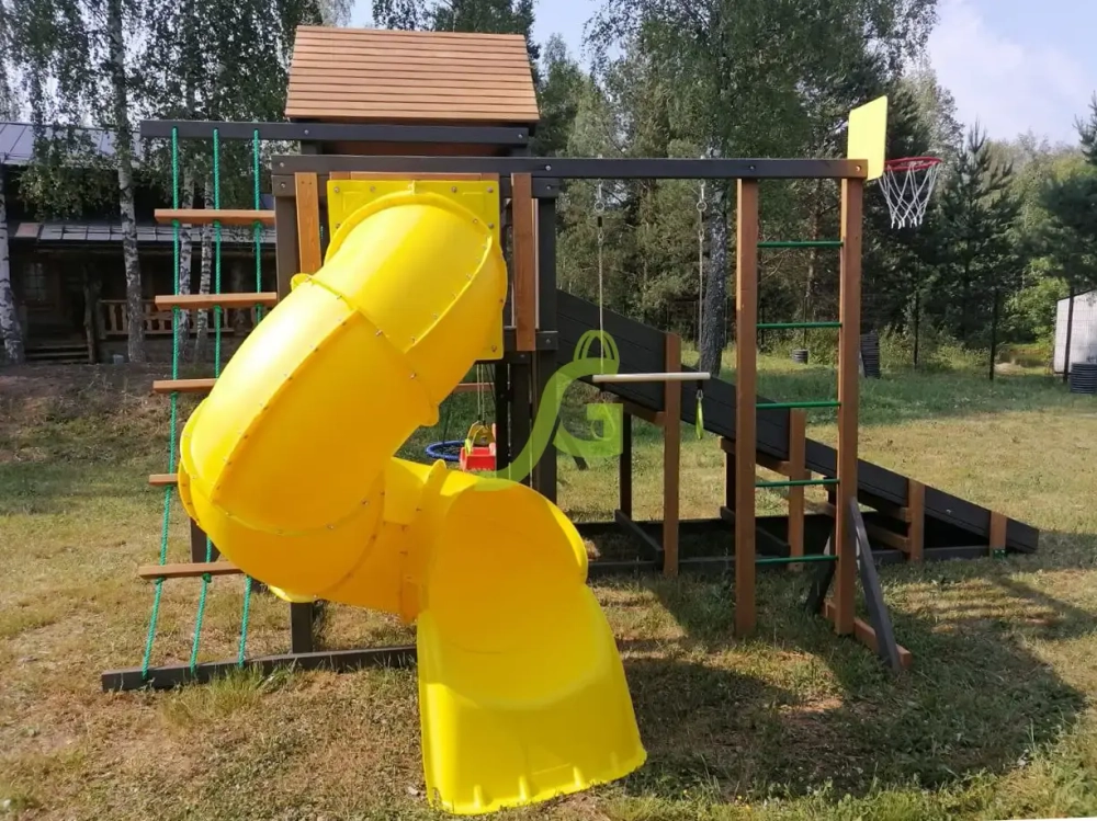 Всесезонная площадка IgraGrad С с балконом и трубой SF