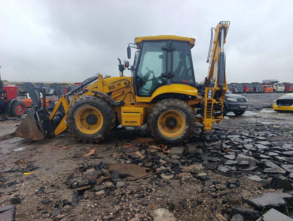 Bull 4SX Экскаватор-погрузчик 4SX-PLUS (Дизельный, 4,6 л, 122 л.с., АТ)