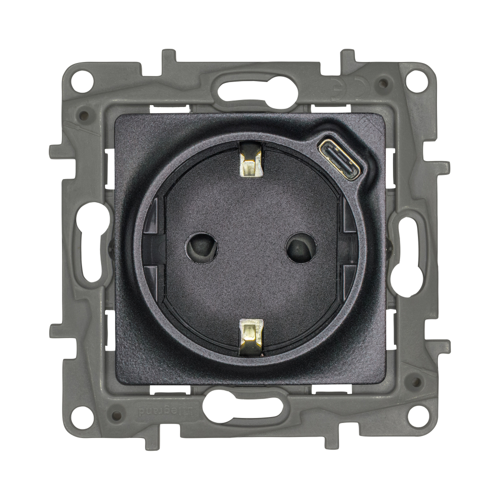 Розетка с заземлением с USB тип C со шторками 16А 250В 1500мА 7,5Вт антрацит ETIKA Legrand