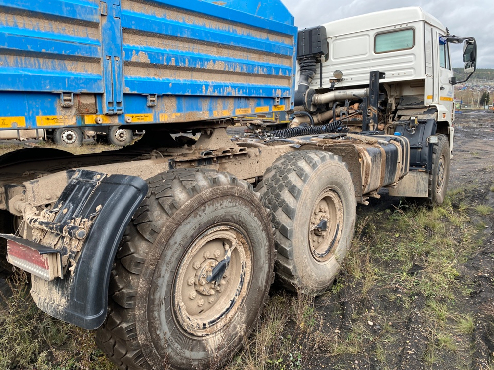 КамАЗ 53504 6x6 Седельный тягач 53504-50 (Дизельный, 11,8 л, 300 л.с., МТ)