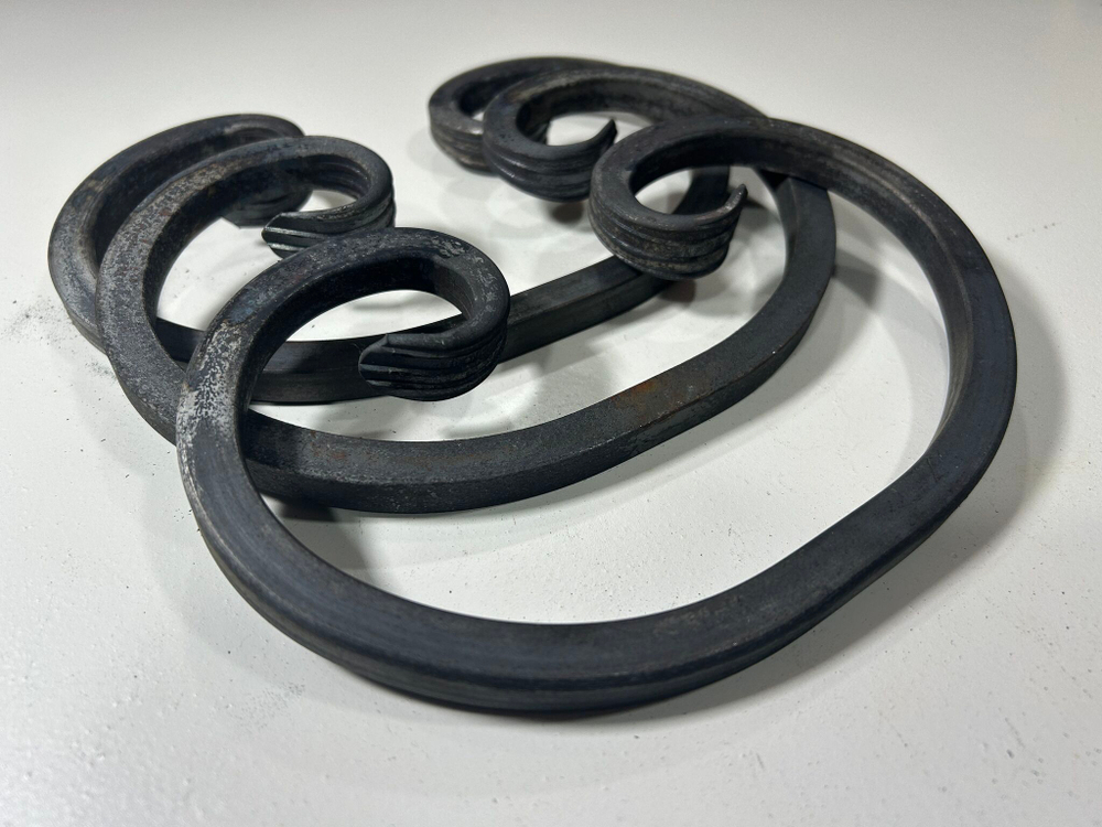 Кованый элемент вензель 130х230мм квадрат полнотелый 12х12мм