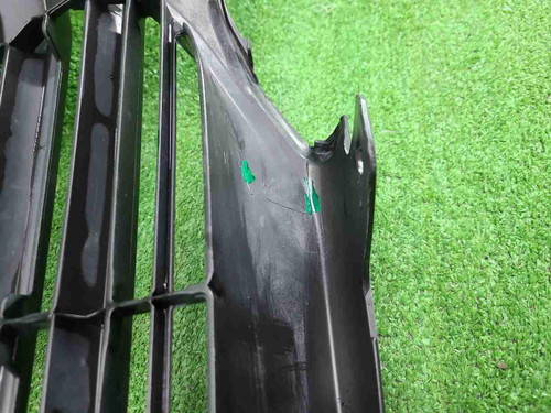 Решетка переднего бампера Toyota Camry XV70 20-24