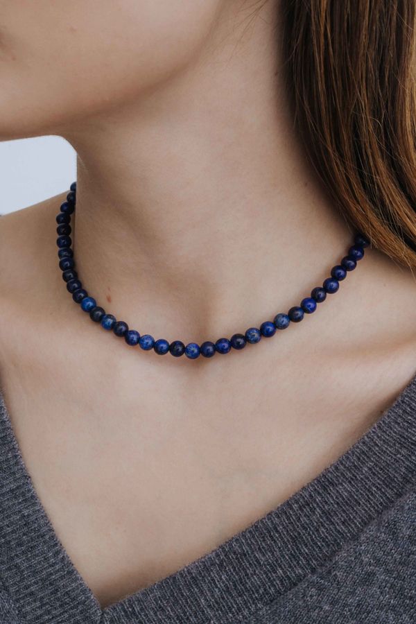 Колье из бусин камня ( lapis lazuli )