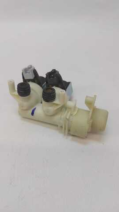 1 Клапан подачи воды для стиральной машины Ariston Indesit C00111096 б/у