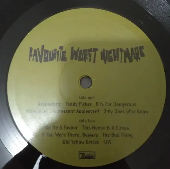 Arctic Monkeys - Favourite Worst Nightmare