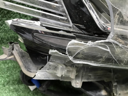 Битая Фара правая Toyota LC Prado 150 (17-нв) LED