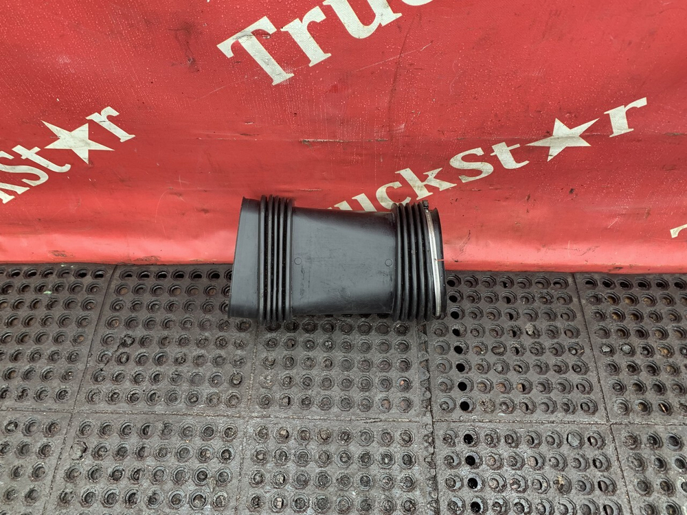 Патрубок воздушного фильтра 2017г