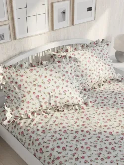 Декоративная наволочка с рюшами, оборками "Розовые бутоны" 50х70 см, 1 шт, без молнии