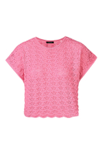 Розовая трикотажная кофточка