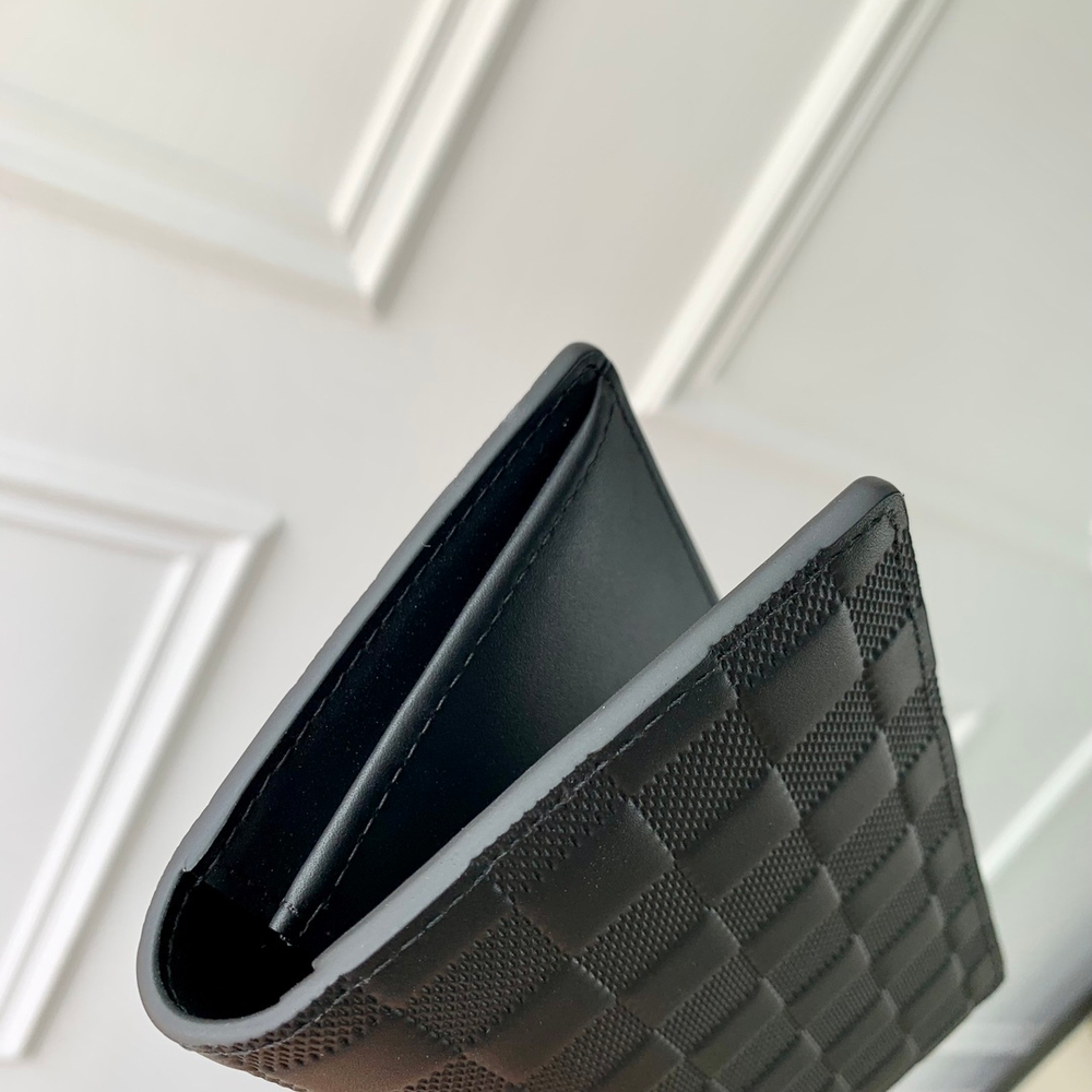 Louis Vuitton Brazza Wallet
