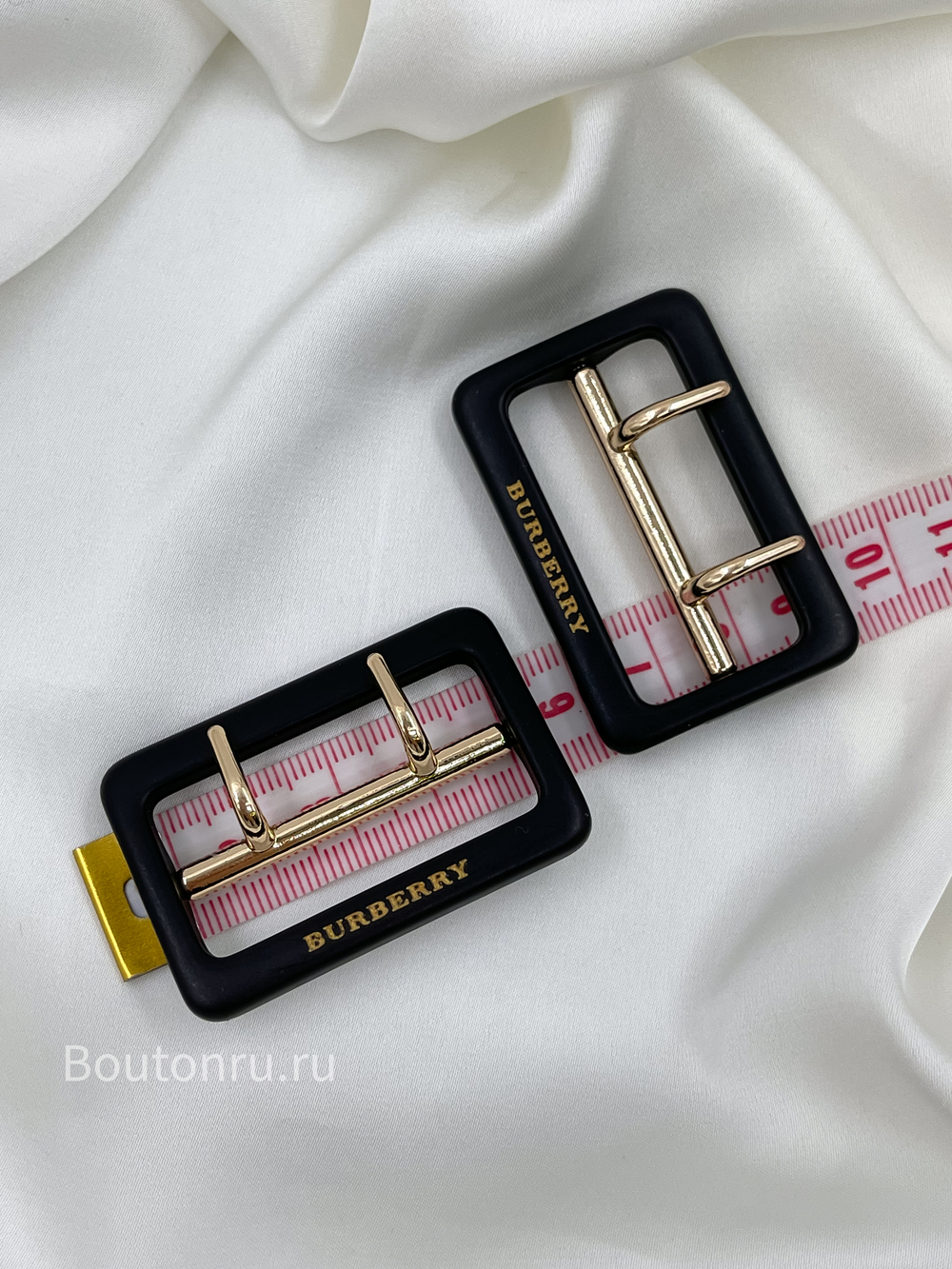 Пряжка Барб. черная  матовая с золотом