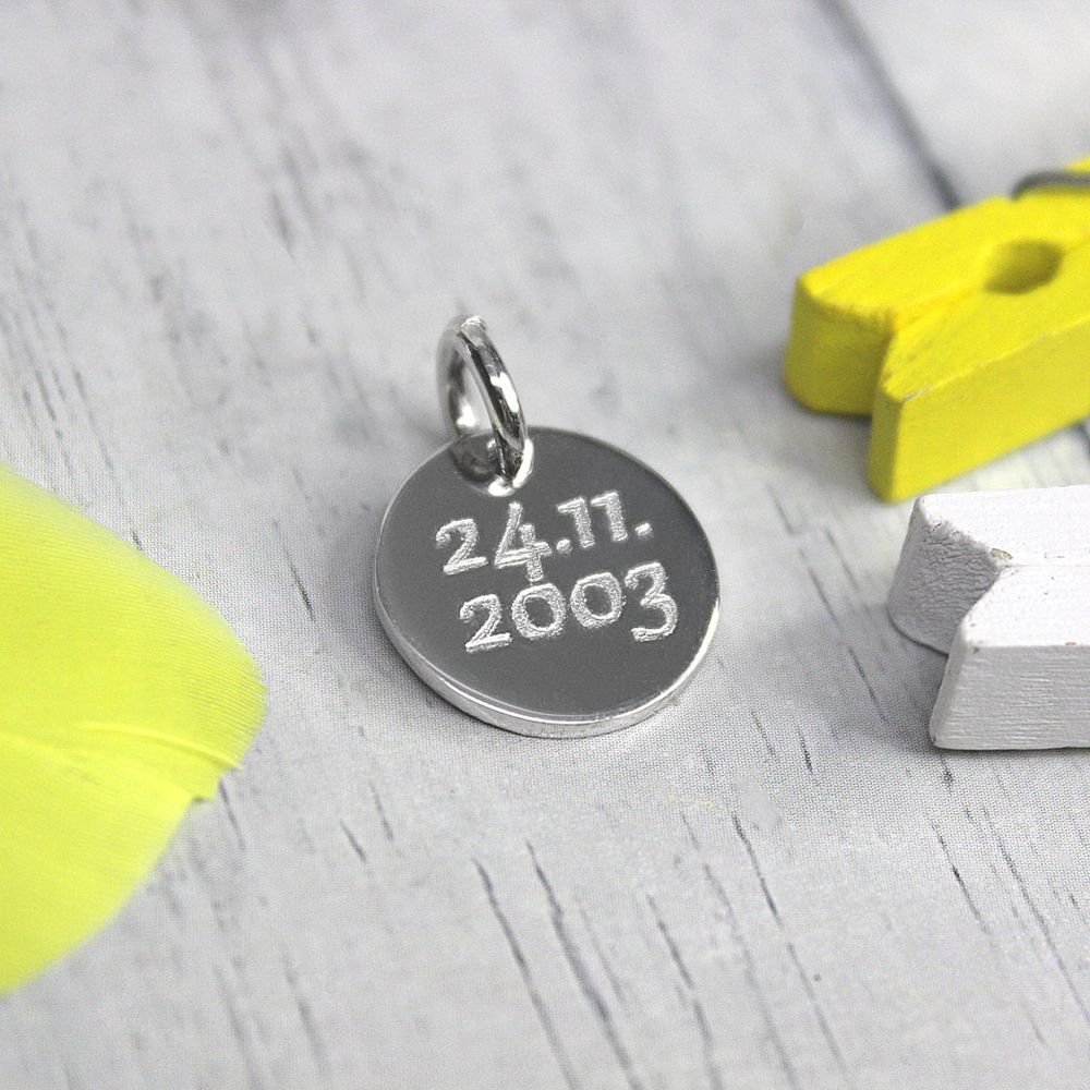Миниатюрная серебряная подвеска с гравировкой даты на заказ