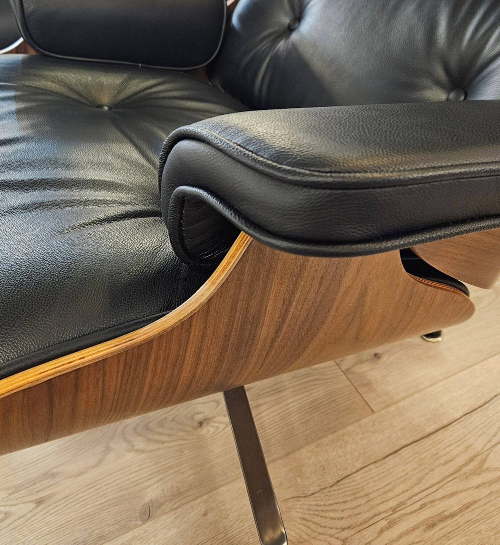 Кресло Eames Lounge с оттоманкой