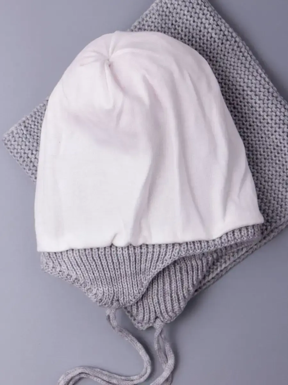 Шапка для девочки осенняя вязаная и снуд