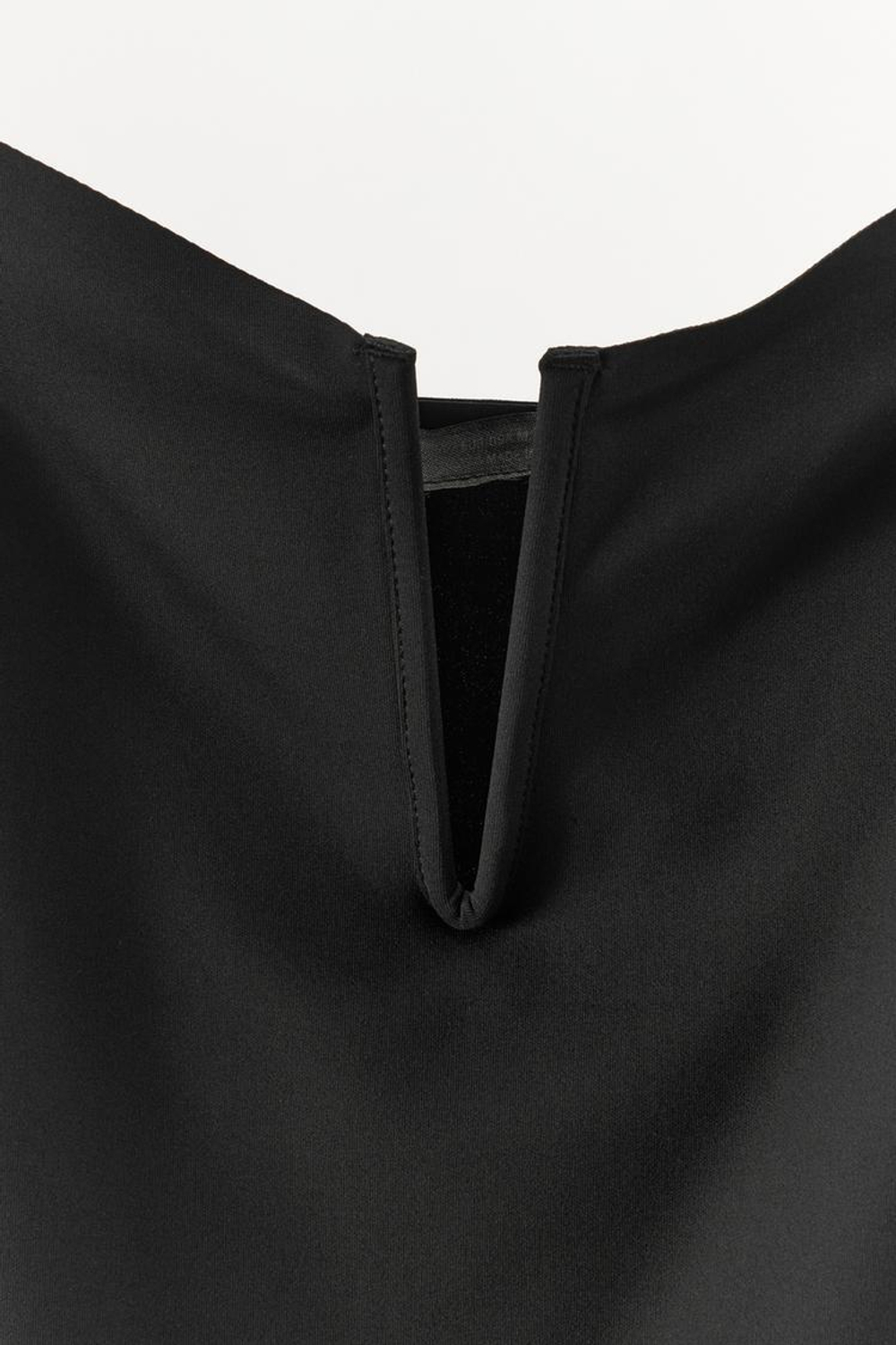 ZARA ПЛАТЬЕ ИЗ ПОЛИАМИДА С МЕТАЛЛИЧЕСКОЙ ДЕТАЛЬЮ, ЧЕРНЫЙ